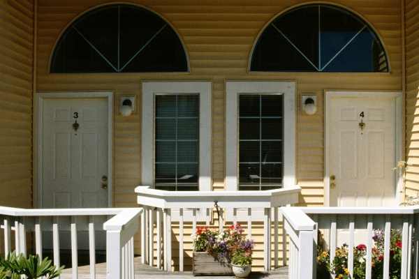 Read this to learn how buying a duplex differs from buying a house.